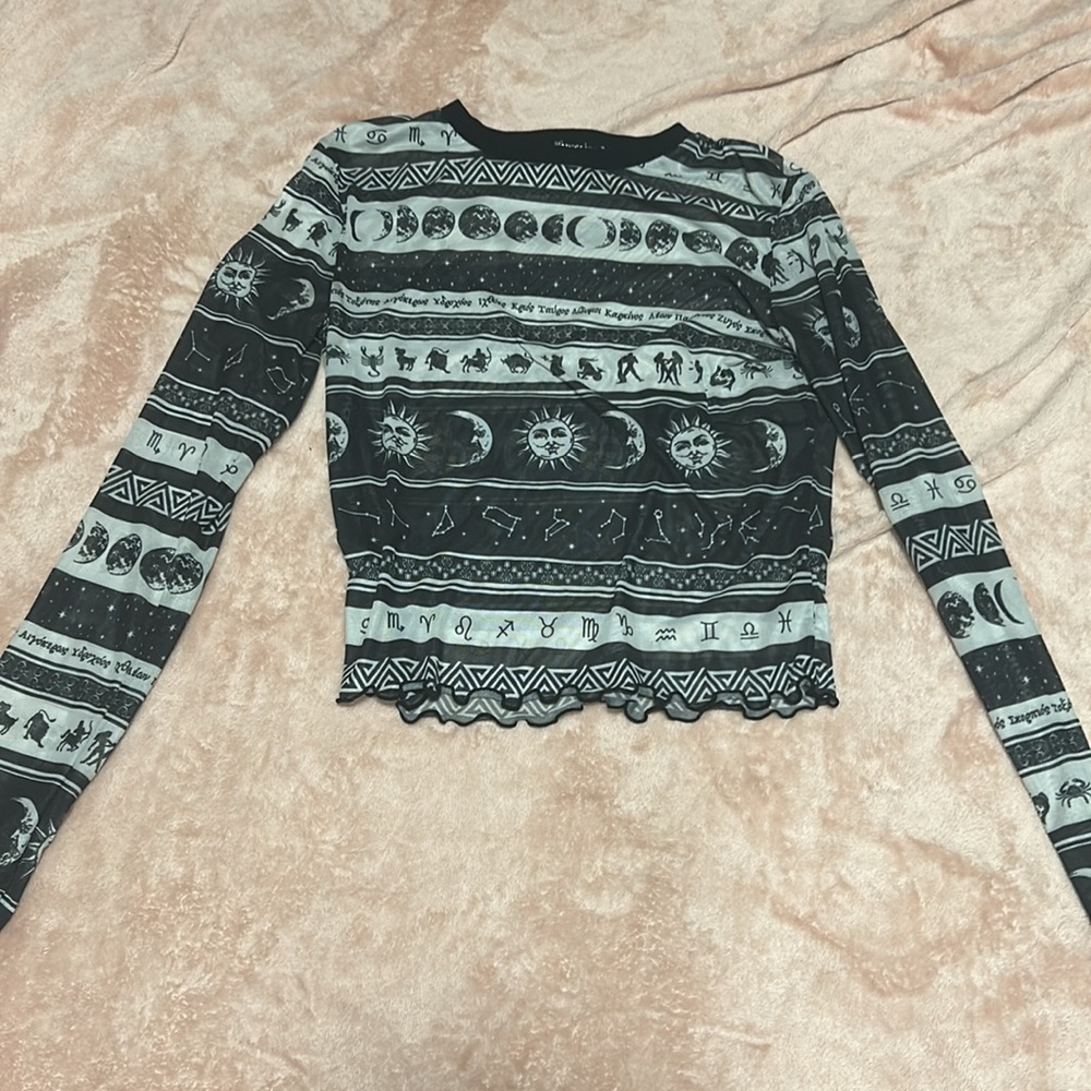 Black and White Mesh Long Sleeve Tee - Picture 2 of 3